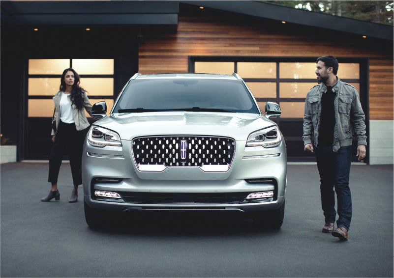 The sparkling grille of the 2023 Lincoln Aviator® Grand Touring model | Parks Lincoln of Gainesville in Gainesville FL